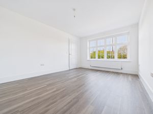 Lounge- click for photo gallery